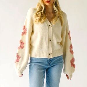 🌿 BOUTIQUE See and Be Seen SNBS Pink Yarn Flower Balloon Sleeve Sweater Small